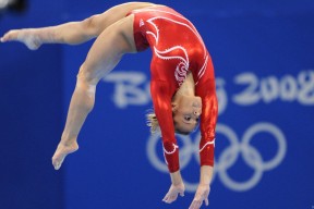 开云体育网页版-西甲狂潮来袭：技术与战术结合的盛宴，西甲榜首大战