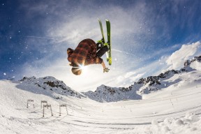 开云棋牌-C罗助攻绝杀成为全场最闪耀球星，c罗绝活